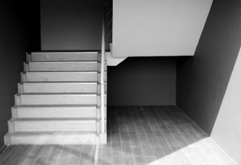 Comment rénover escalier décor béton cire ?